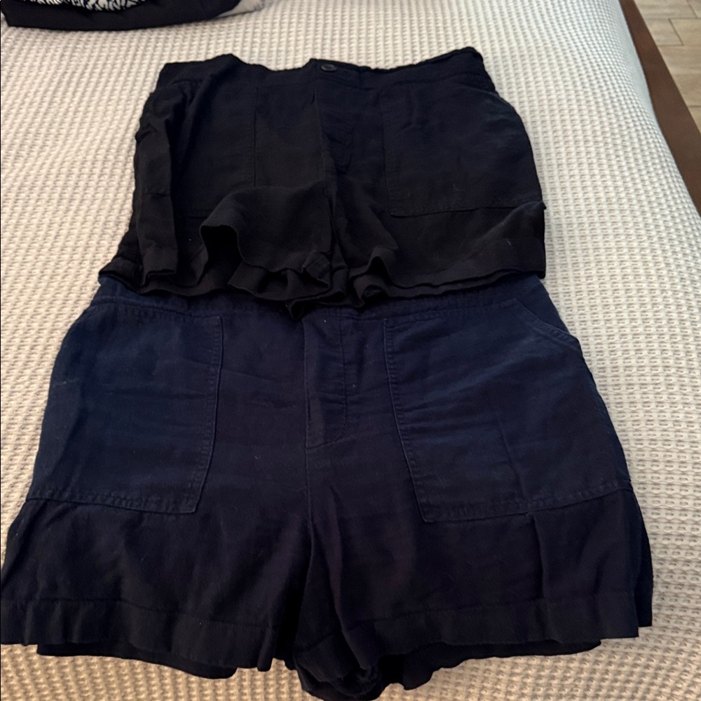 LOFT Women's Black and Navy Cargo Shorts